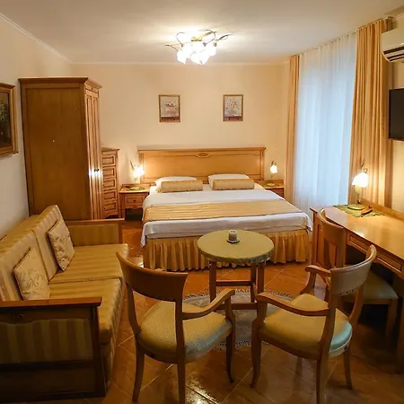 Apartman Helios 350m From The Szveti Vlasz