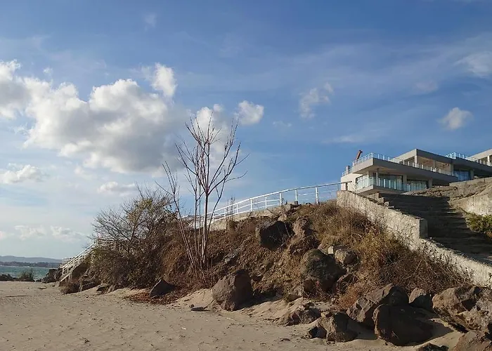 Helios 350m From The 아파트 *