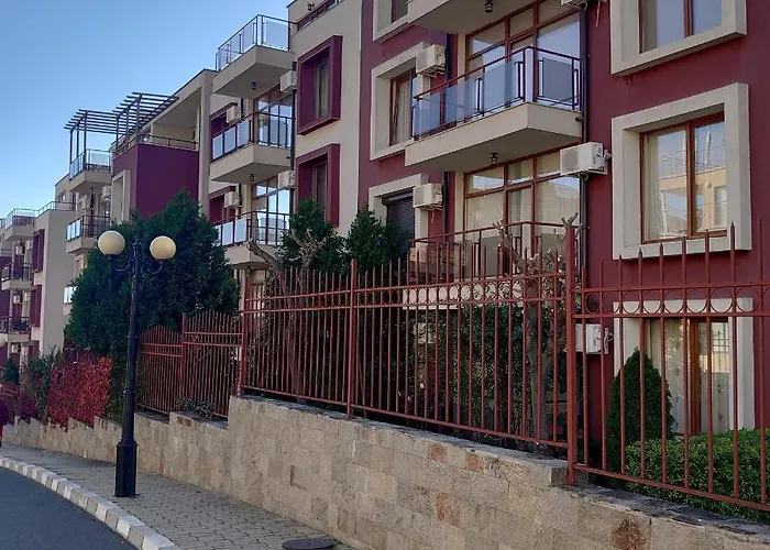 Helios 350m From The 아파트 스베티 블라스