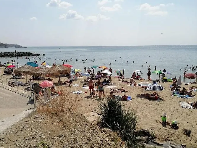 아파트 Helios 350m From The